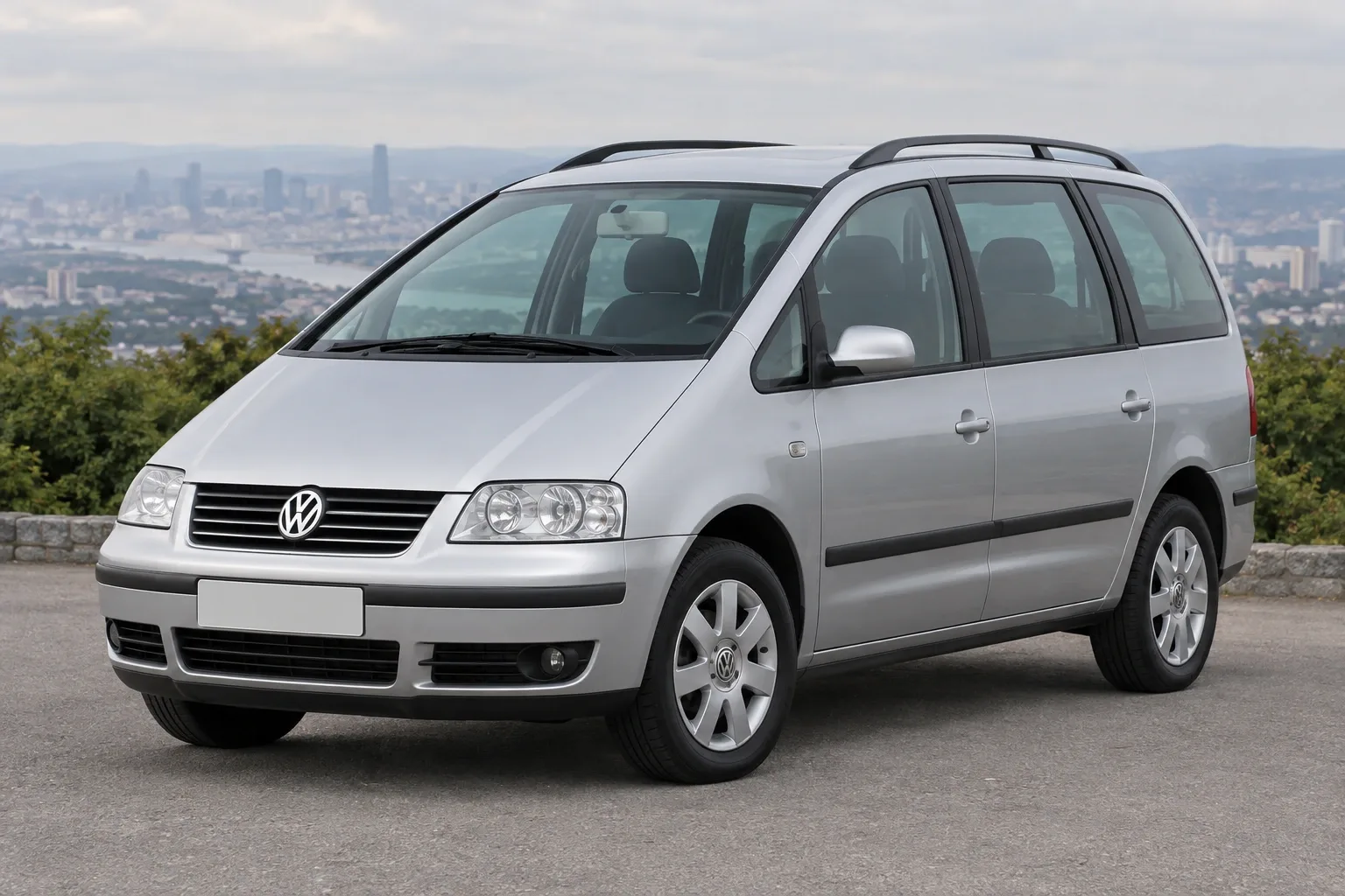 Volkswagen Sharan — сгенерированная иллюстрация модели при дневном освещении