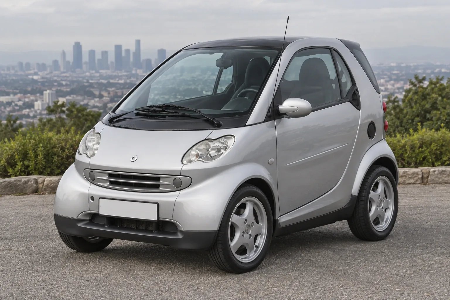 Smart ForTwo 1 — сгенерированная иллюстрация модели при дневном освещении