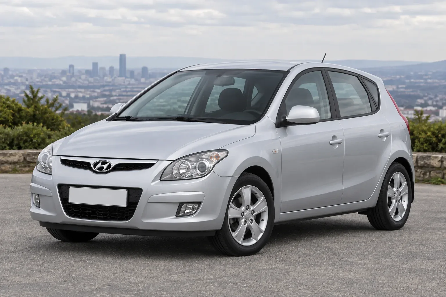 Hyundai i30 — сгенерированная иллюстрация модели при дневном освещении