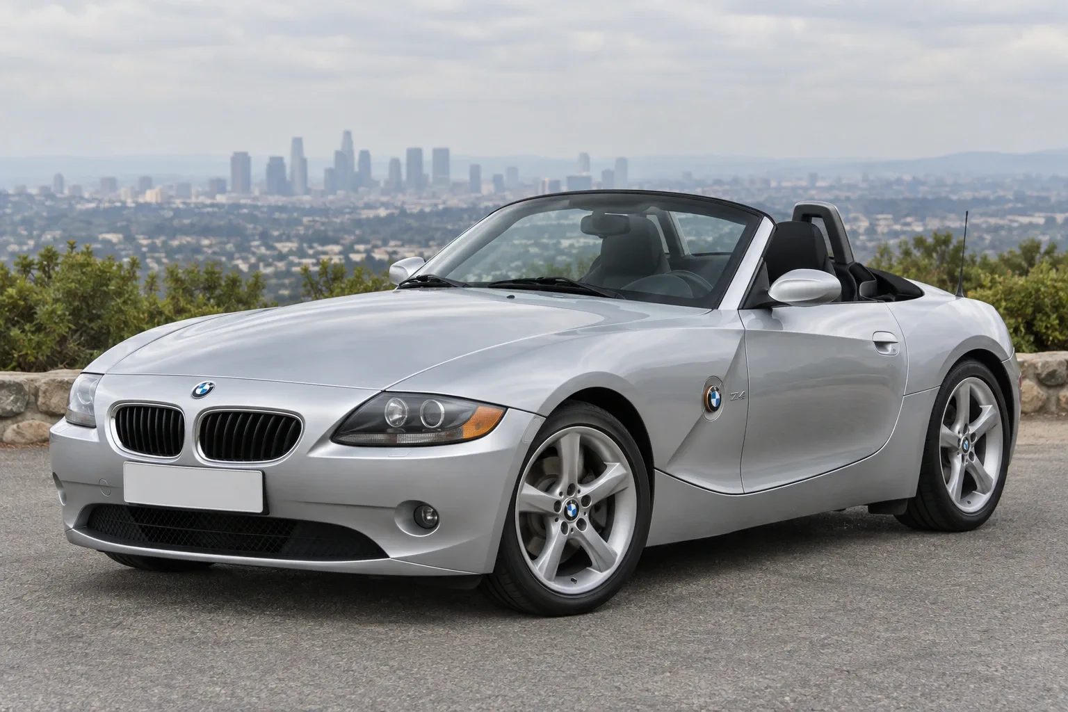 BMW Z4 E85 / E86 — сгенерированная иллюстрация модели при дневном освещении