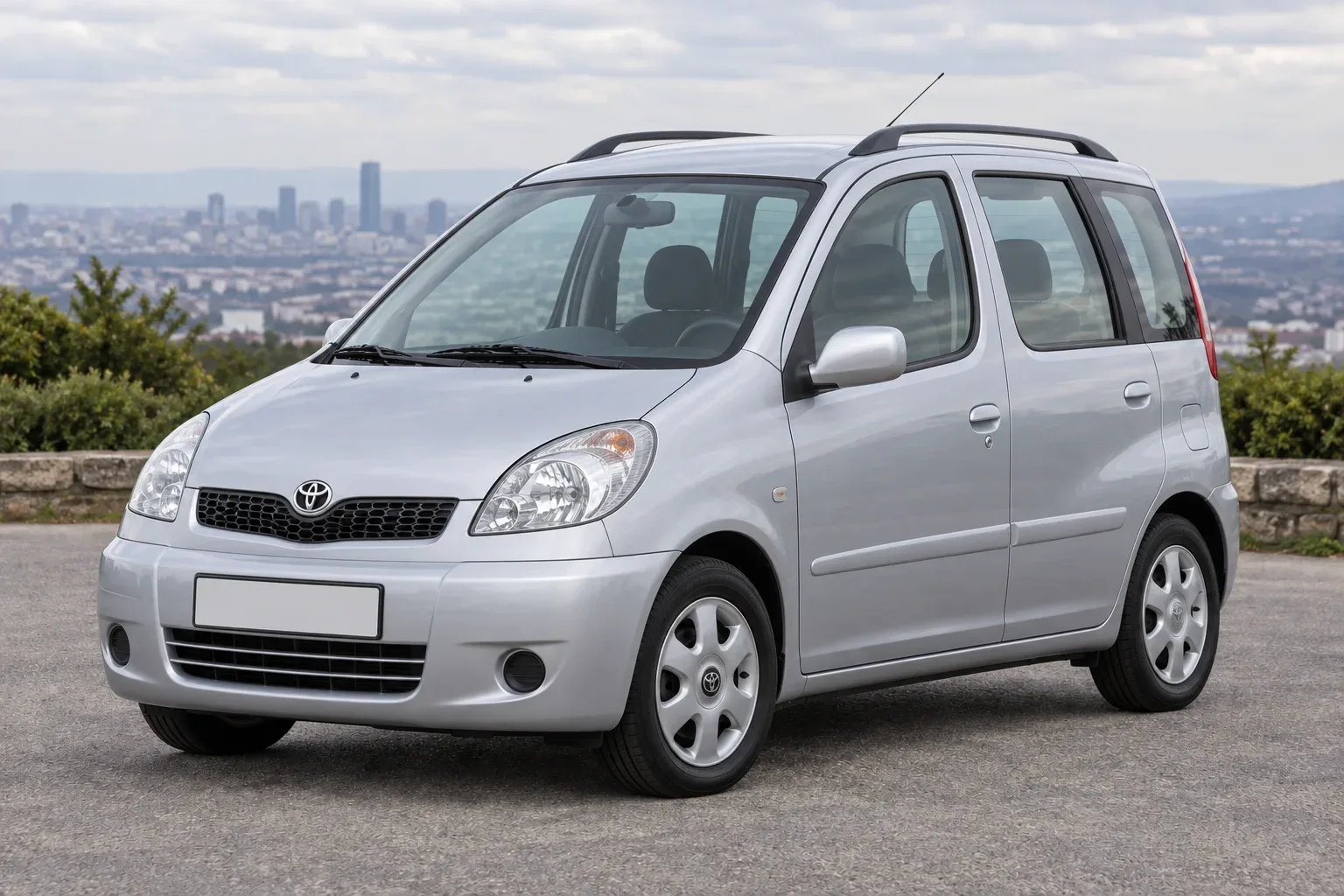 Toyota Yaris Verso — сгенерированная иллюстрация модели при дневном освещении