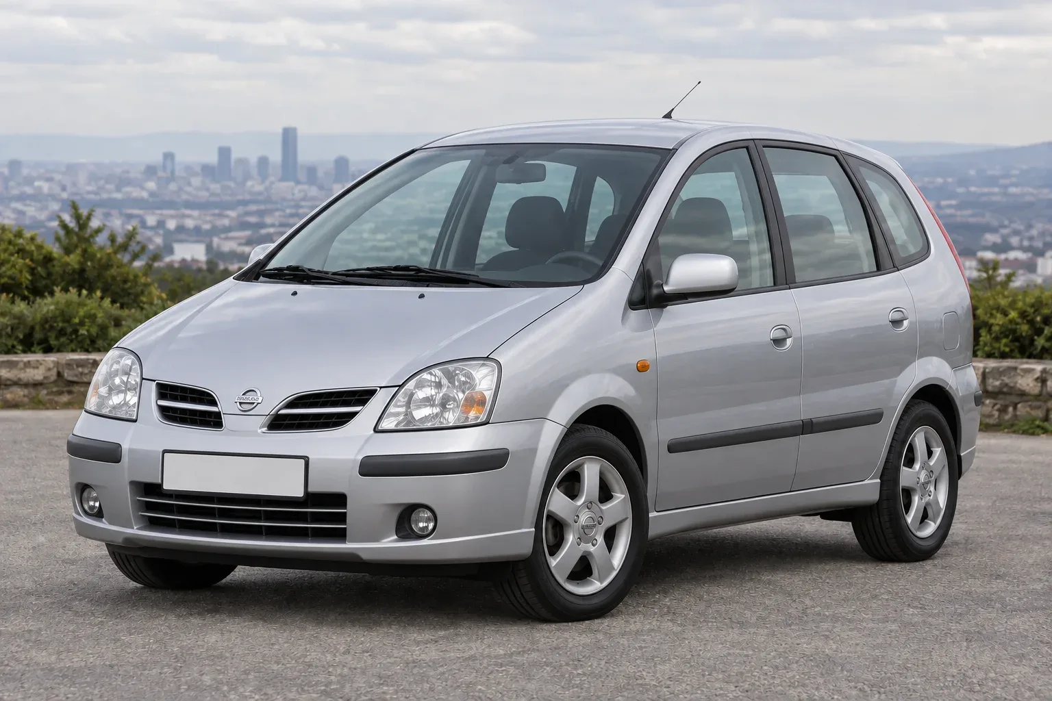 Nissan Almera Tino — сгенерированная иллюстрация модели при дневном освещении